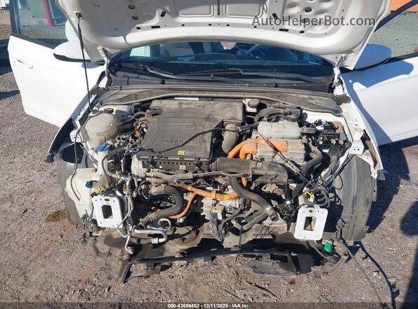 KMHC65LC4JU103863 2018 HYUNDAI IONIQ HYBRID White Widok z tyłu