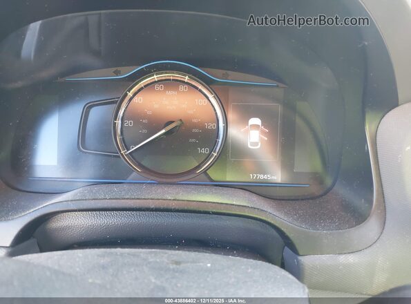 KMHC65LC4JU103863 2018 HYUNDAI IONIQ HYBRID White Widok tylnych siedzeń