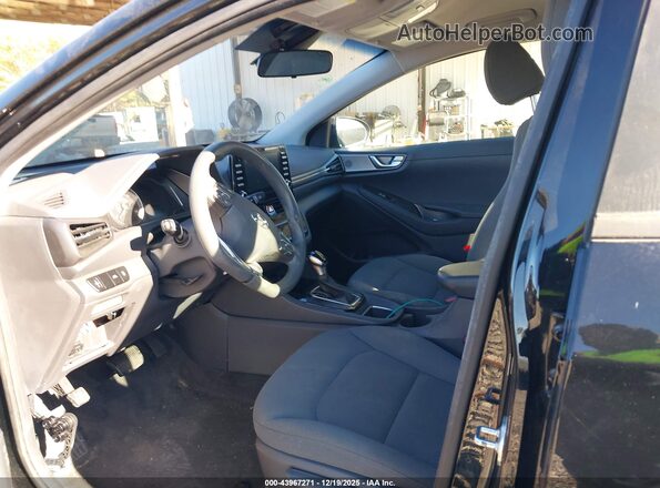 KMHC65LC7LU227404 2020 HYUNDAI IONIQ HYBRID Black Front interior view