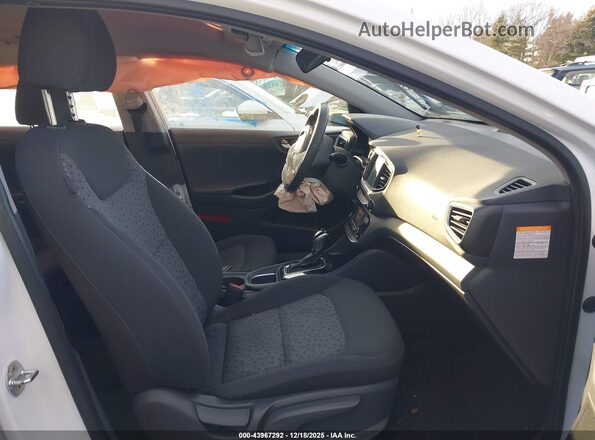 KMHC65LC9KU164658 2019 HYUNDAI IONIQ HYBRID White წინა სალონის ხედი