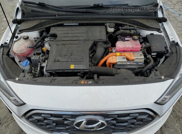KMHC65LC9NU275361 2022 HYUNDAI IONIQ White Widok wnętrza z tyłu