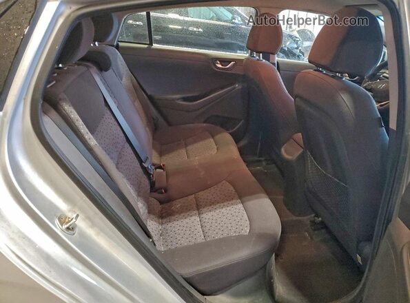 KMHC65LCXJU073039 2018 HYUNDAI IONIQ Silver 