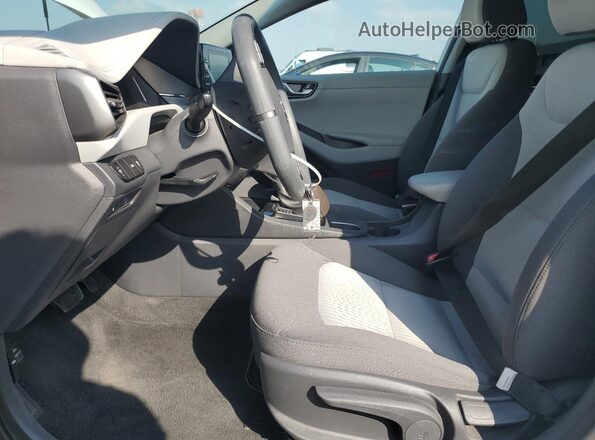 KMHC65LCXLU223962 2020 HYUNDAI IONIQ Белый Вид салона спереди