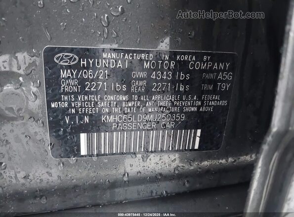 KMHC65LD9MU259359 2021 HYUNDAI IONIQ PLUG-IN HYBRID Black 