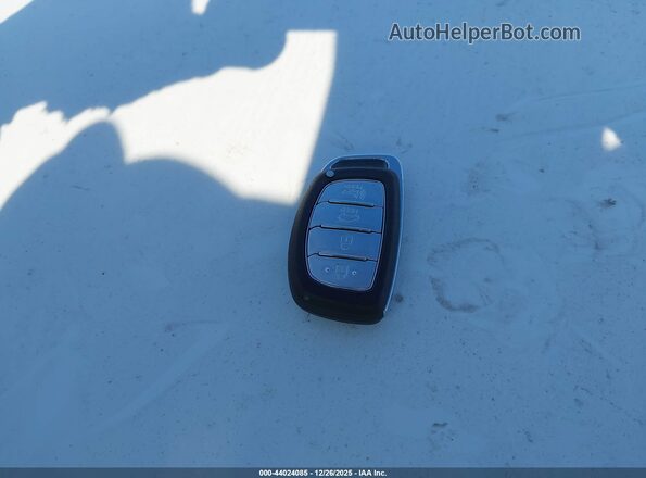 KMHC75LC2MU251057 2021 HYUNDAI IONIQ HYBRID Белый Вид панели приборов