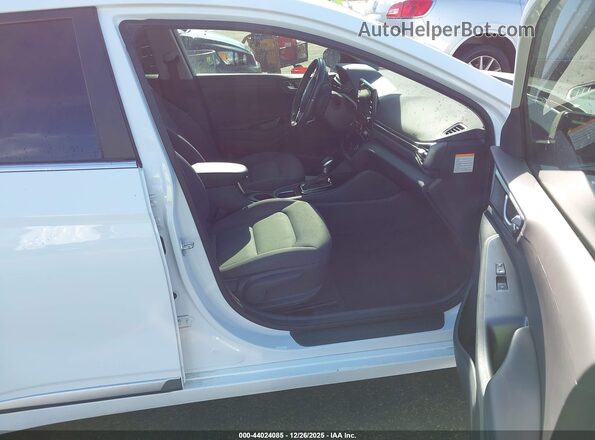 KMHC75LC2MU251057 2021 HYUNDAI IONIQ HYBRID Белый Вид салона спереди