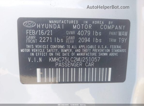 KMHC75LC2MU251057 2021 HYUNDAI IONIQ HYBRID Белый Вид подкапотного пространства