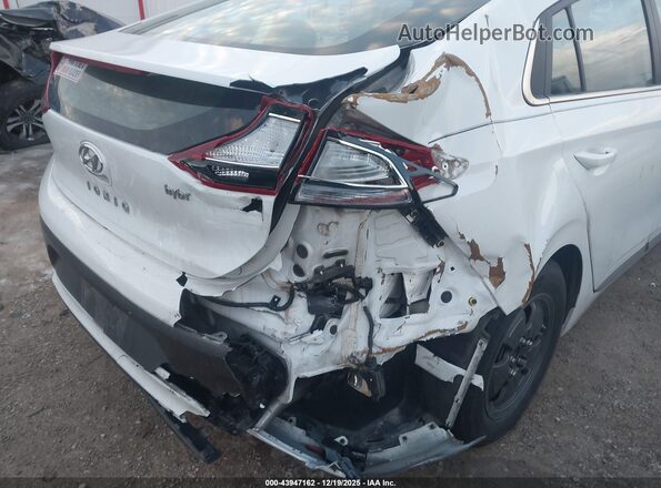 KMHC75LC8NU273484 2022 HYUNDAI IONIQ HYBRID White Вид спереду