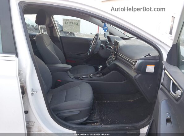 KMHC75LC8NU273484 2022 HYUNDAI IONIQ HYBRID White Вид салону спереду