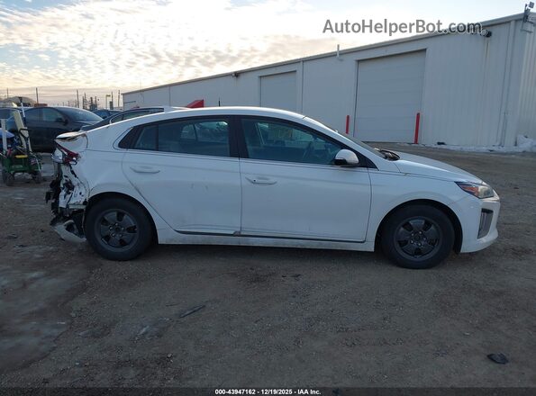 KMHC75LC8NU273484 2022 HYUNDAI IONIQ HYBRID White Вид задньої частини салону