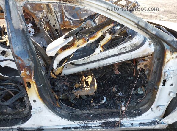 KMHC85LC2LU225831 2020 HYUNDAI IONIQ HYBRID White Front interior view