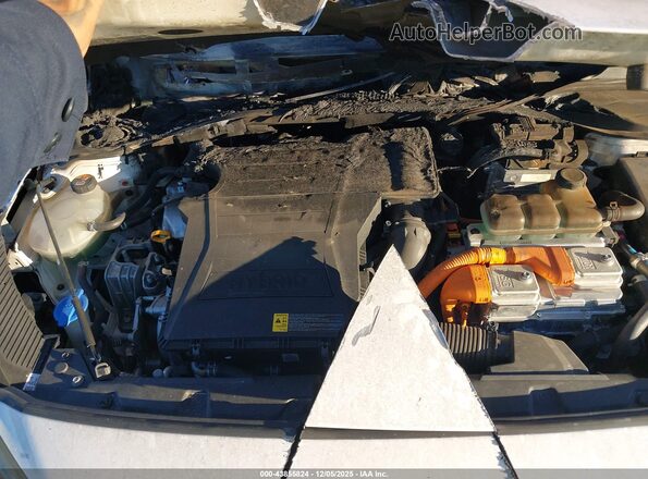 KMHC85LC2LU225831 2020 HYUNDAI IONIQ HYBRID White Rear view