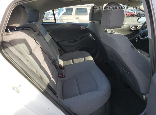KMHC85LC4LU231985 2020 HYUNDAI IONIQ White Vista de los asientos traseros