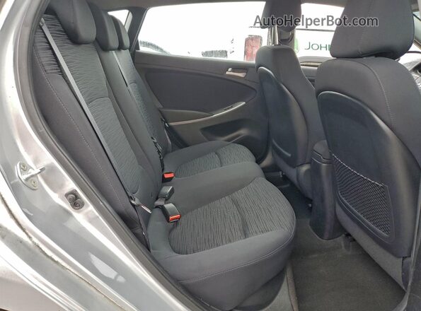 KMHCT5AE6GU242950 2016 HYUNDAI ACCENT Silver Widok tylnych siedzeń