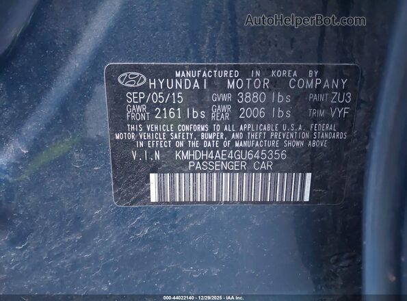 KMHDH4AE4GU645356 2016 HYUNDAI ELANTRA Blue Vista del compartimento del motor