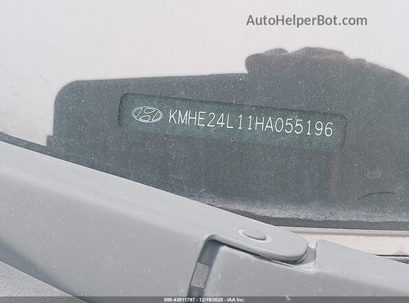 KMHE24L11HA055196 2017 HYUNDAI SONATA HYBRID Silver Вид підкапотного простору