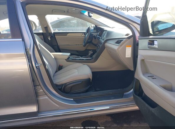 KMHE24L17GA028325 2016 HYUNDAI SONATA HYBRID Silver წინა სალონის ხედი