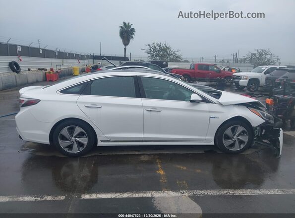 KMHE34L13GA009610 2016 HYUNDAI SONATA HYBRID White Вид задньої частини салону