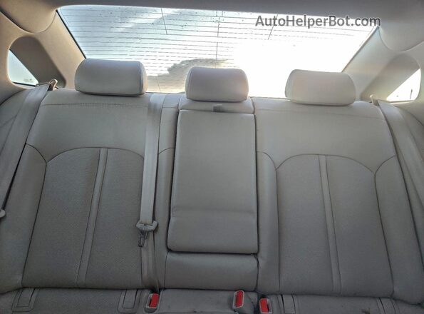 KMHE34L3XHA070956 2017 HYUNDAI SONATA Red Rear seats view