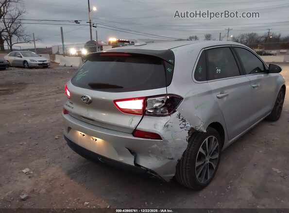 KMHH35LE0JU062972 2018 HYUNDAI ELANTRA GT Silver Widok z przodu