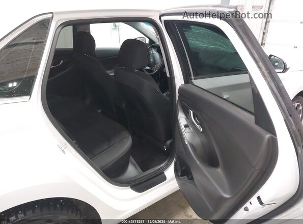 KMHH35LE3KU090945 2019 HYUNDAI ELANTRA GT White VIN sticker view