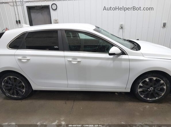 KMHH35LE3KU090945 2019 HYUNDAI ELANTRA GT White 360 interior view