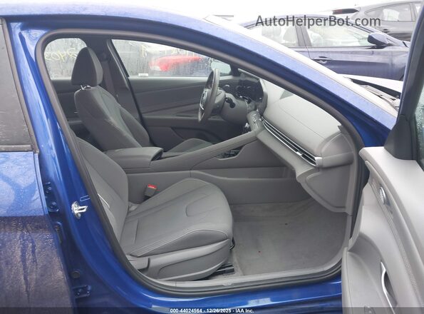 KMHLS4AG3PU617904 2023 HYUNDAI ELANTRA Blue Widok wnętrza z przodu