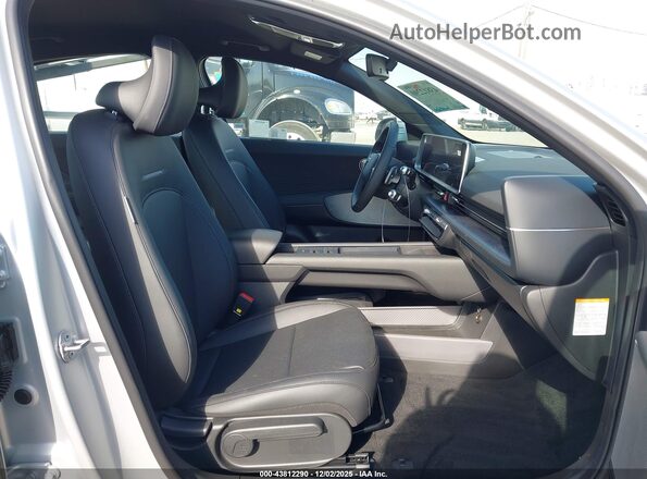 KMHM34AA0SA092419 2025 HYUNDAI IONIQ 6 Серый Вид салона спереди
