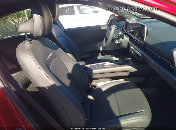 KMHM34AA3SA085982 2025 HYUNDAI IONIQ 6 Красный Вид салона спереди
