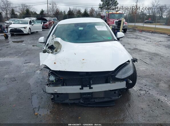 KMHM34AA9SA092239 2025 HYUNDAI IONIQ 6 White Rear interior view