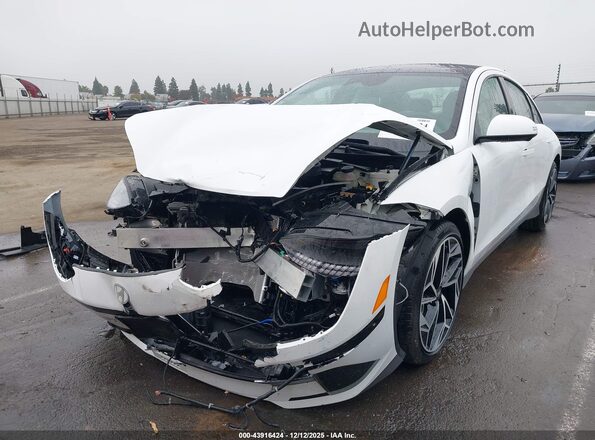 KMHM54AA2RA061175 2024 HYUNDAI IONIQ 6 White Przód lewy