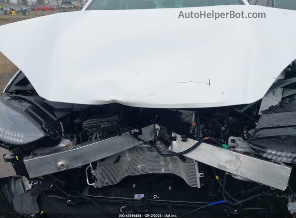 KMHM54AA2RA061175 2024 HYUNDAI IONIQ 6 White 