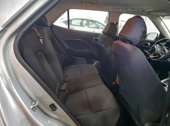 KMHRB8A32LU044986 2020 HYUNDAI VENUE Silver უკანა სავარძლების ხედი