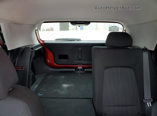 KMHRB8A32MU063975 2021 HYUNDAI VENUE Красный Вид задних сидений