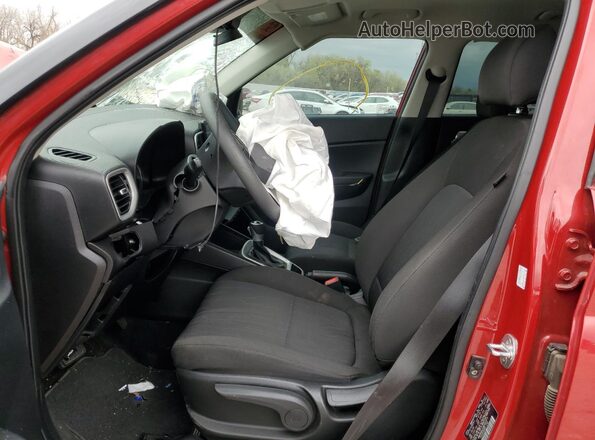 KMHRB8A32MU063975 2021 HYUNDAI VENUE Красный Вид салона спереди