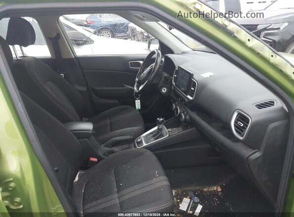 KMHRC8A32MU118938 2021 HYUNDAI VENUE Green Вид салону спереду