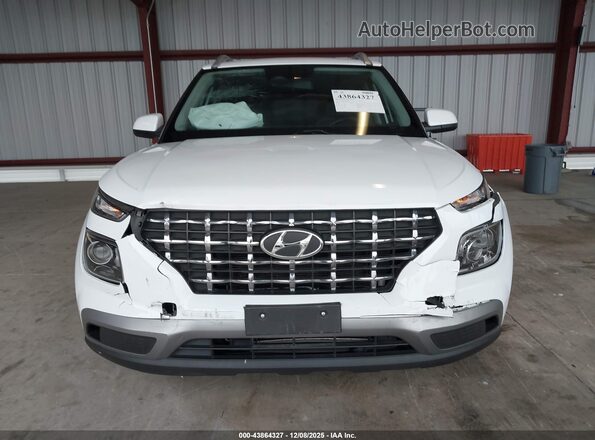 KMHRC8A32PU222298 2023 HYUNDAI VENUE White ხელსაწყოთა პანელის ხედი