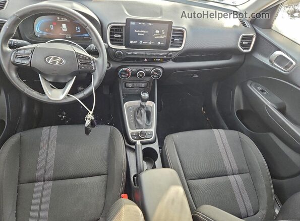 KMHRC8A32PU240803 2023 HYUNDAI VENUE Silver Вид панелі приладів
