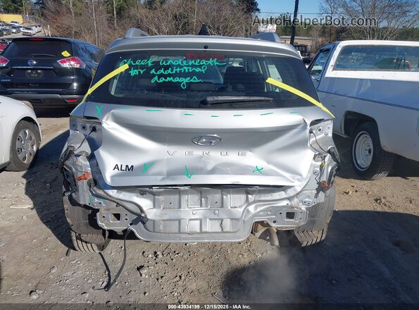 KMHRC8A34LU025420 2020 HYUNDAI VENUE Серебряный Вид спереди