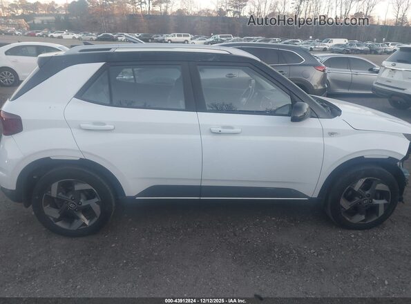 KMHRC8A34NU141493 2022 HYUNDAI VENUE Белый Вид задней части салона
