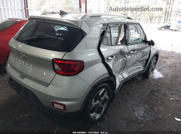 KMHRC8A37MU108616 2021 HYUNDAI VENUE Silver Rear right