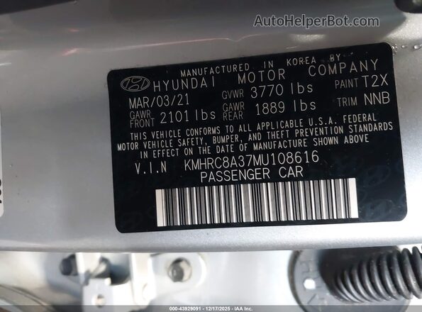 KMHRC8A37MU108616 2021 HYUNDAI VENUE Silver Engine compartment view