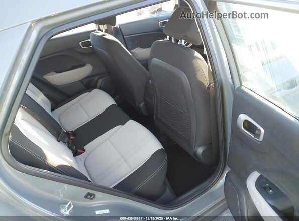 KMHRC8A38LU020057 2020 HYUNDAI VENUE Gray Widok naklejki z numerem VIN