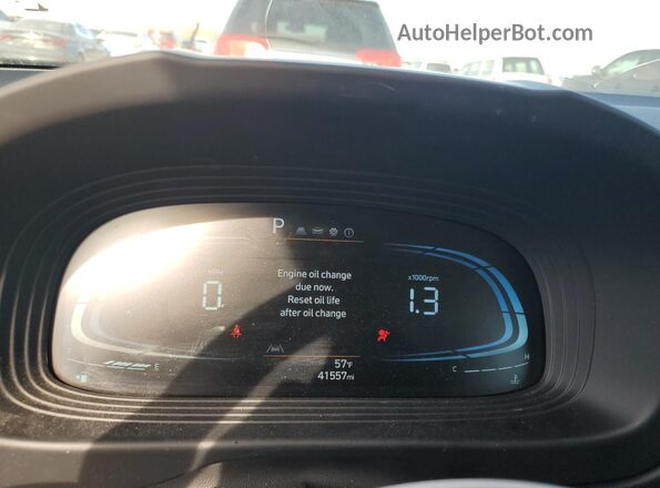 KMHRC8A38PU257301 2023 HYUNDAI VENUE Silver Instrument cluster view