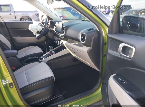 KMHRC8A39RU319792 2024 HYUNDAI VENUE Green Widok wnętrza z przodu