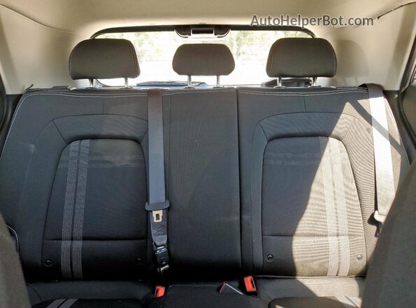 KMHRC8A39RU327584 2024 HYUNDAI VENUE Gray Rear seats view