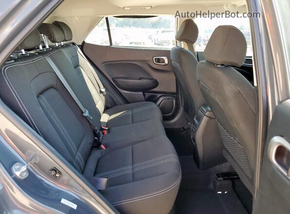 KMHRC8A39RU327584 2024 HYUNDAI VENUE Gray Rear interior view
