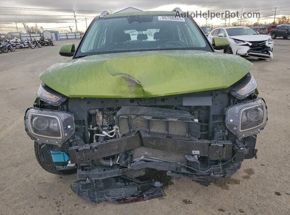 KMHRC8A3XPU217396 2023 HYUNDAI VENUE Green Front view