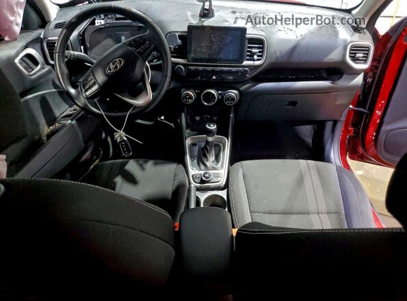 KMHRC8A3XSU372829 2025 HYUNDAI VENUE Red Dashboard view