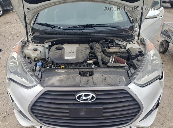 KMHTC6AE1GU278955 2016 HYUNDAI VELOSTER White Rear interior view